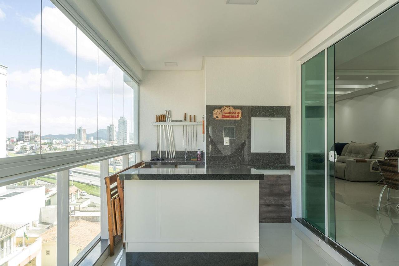 Apto A 260M Da Meia Praia Em Condominio De Luxo Sc 伊塔佩马 外观 照片