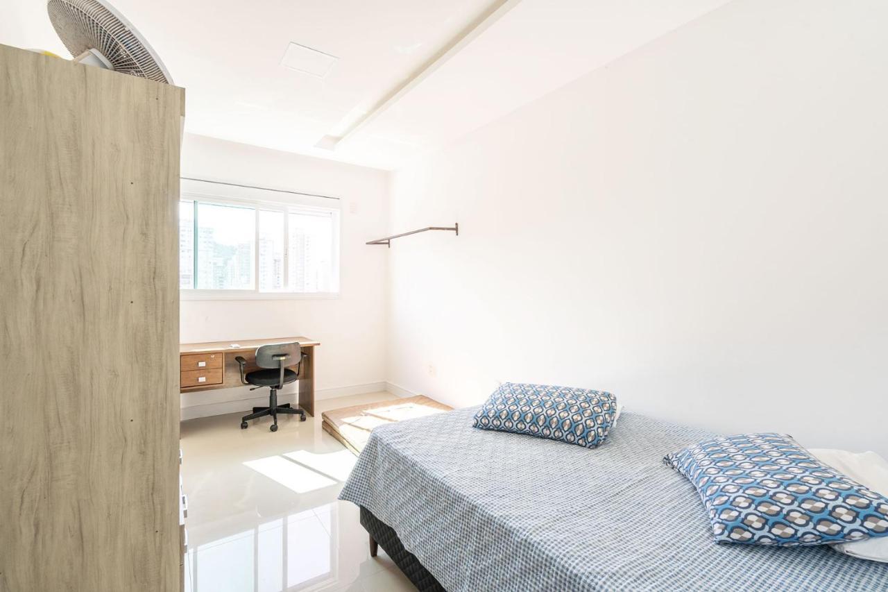 Apto A 260M Da Meia Praia Em Condominio De Luxo Sc 伊塔佩马 外观 照片