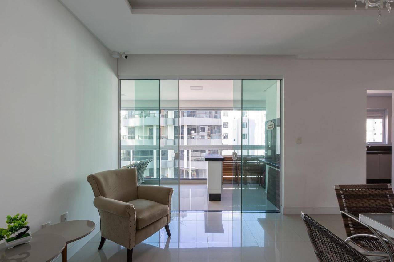 Apto A 260M Da Meia Praia Em Condominio De Luxo Sc 伊塔佩马 外观 照片