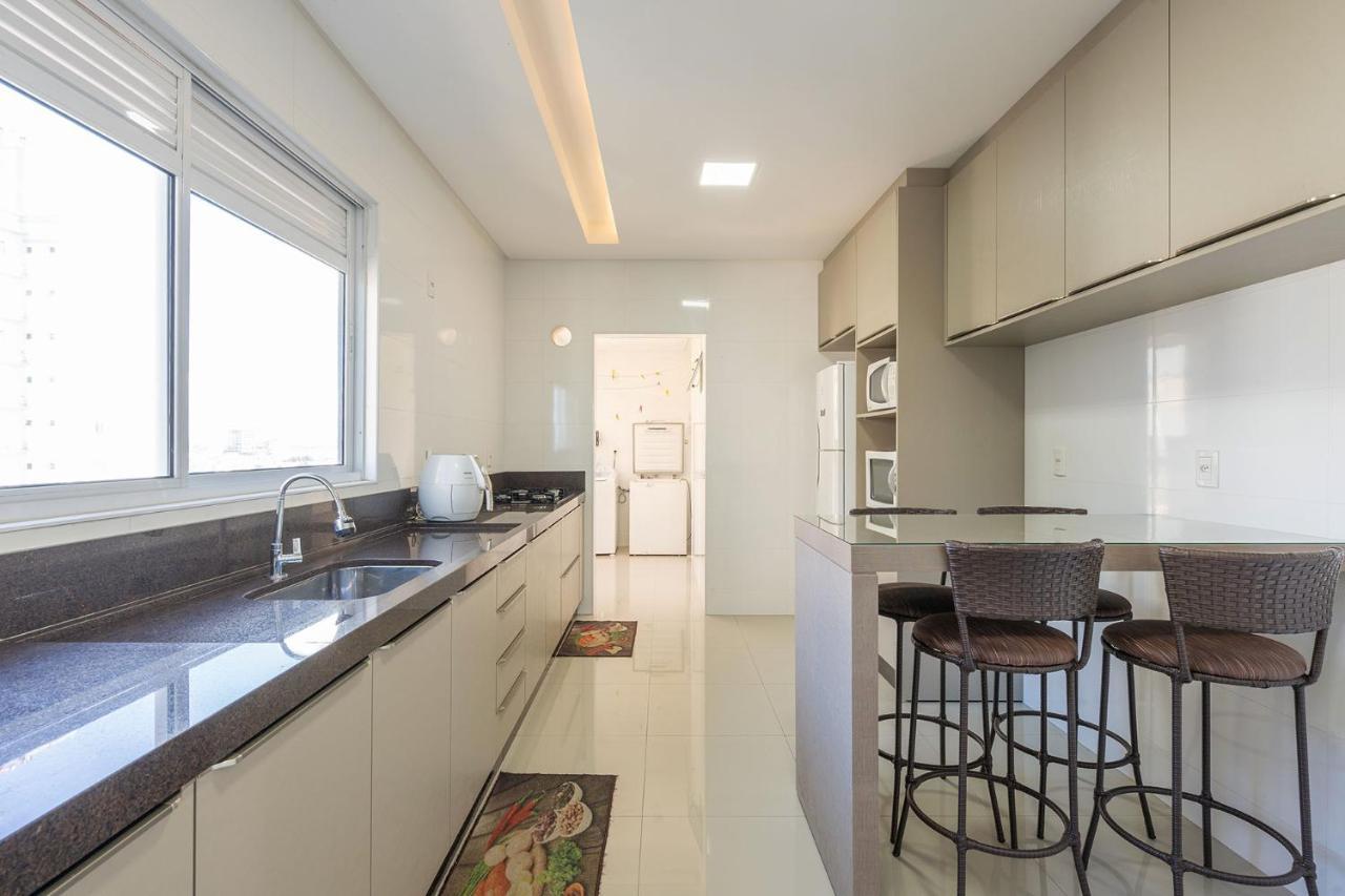 Apto A 260M Da Meia Praia Em Condominio De Luxo Sc 伊塔佩马 外观 照片