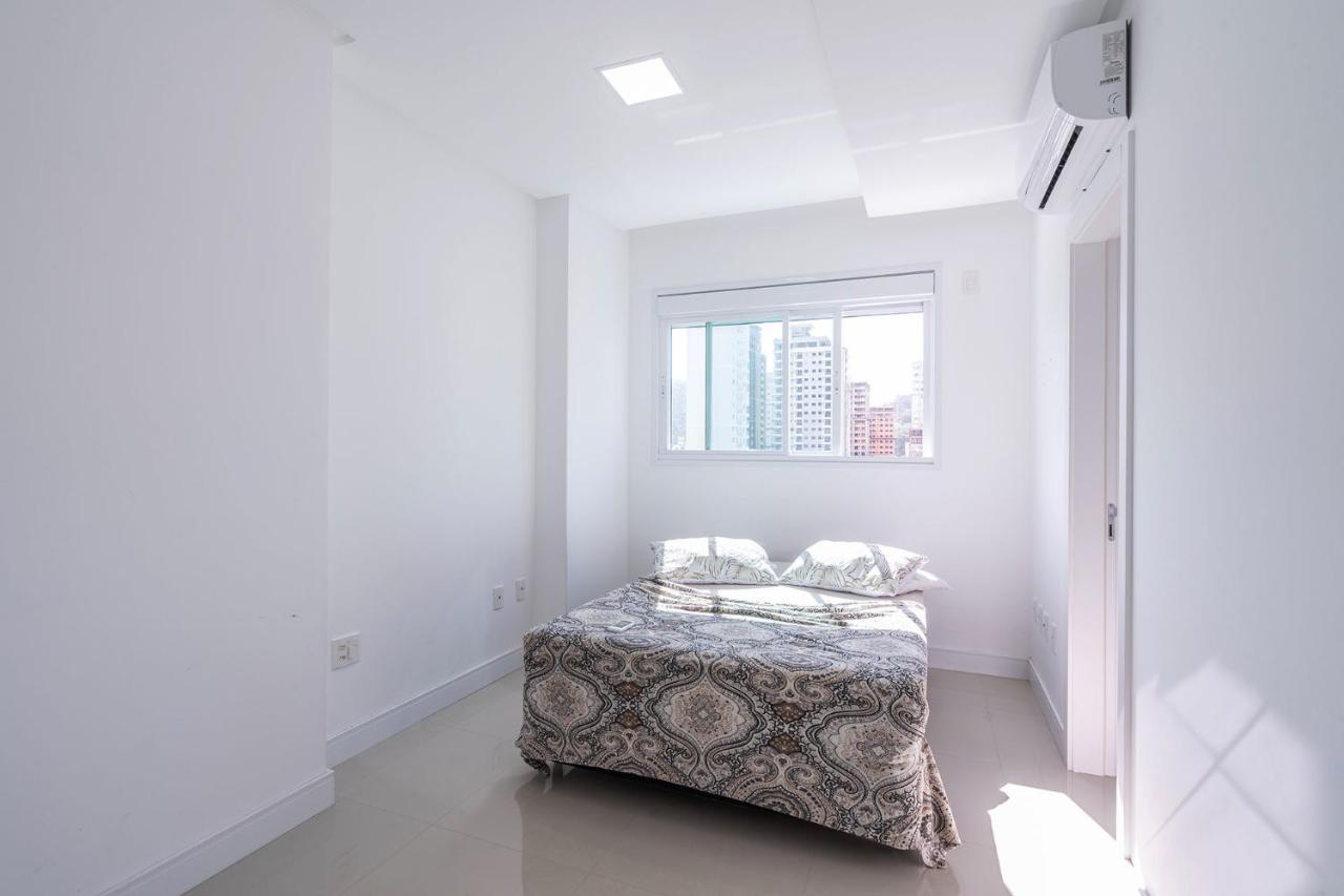 Apto A 260M Da Meia Praia Em Condominio De Luxo Sc 伊塔佩马 外观 照片