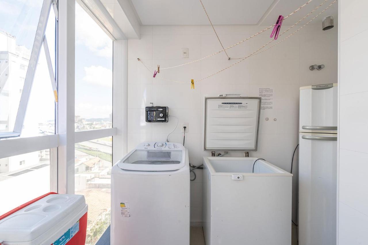 Apto A 260M Da Meia Praia Em Condominio De Luxo Sc 伊塔佩马 外观 照片